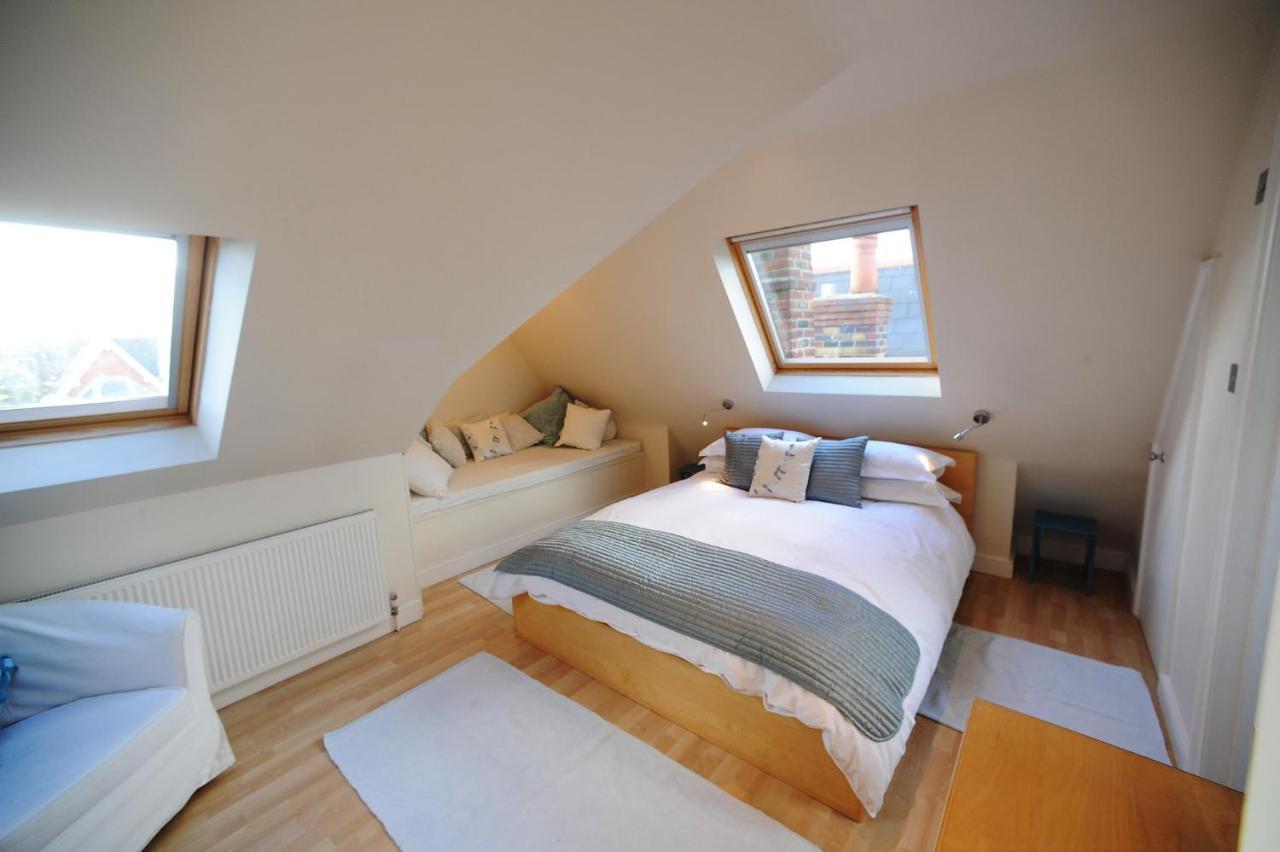 Deluxe Double Room Shower