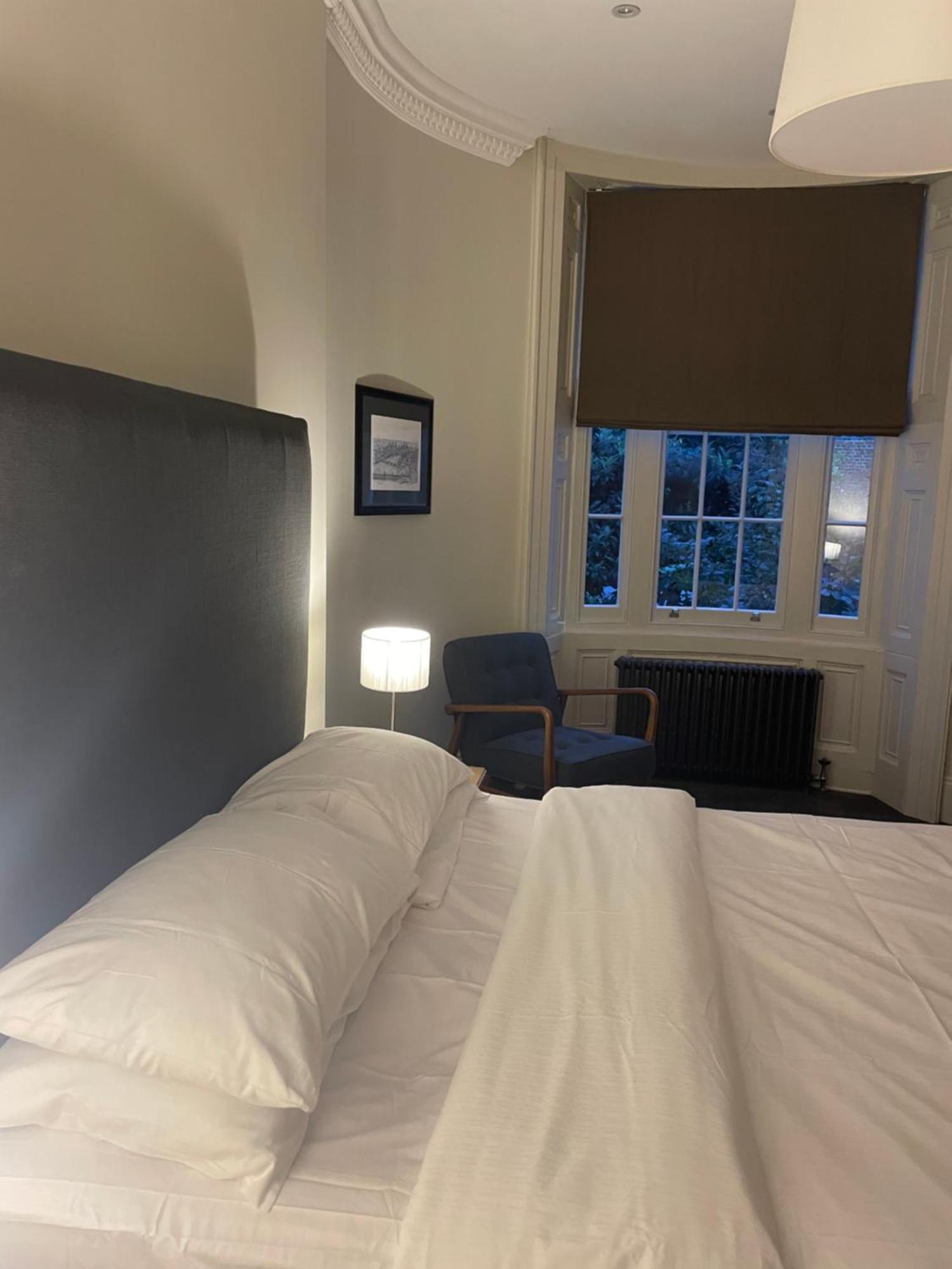 Double Room Private Bathroom