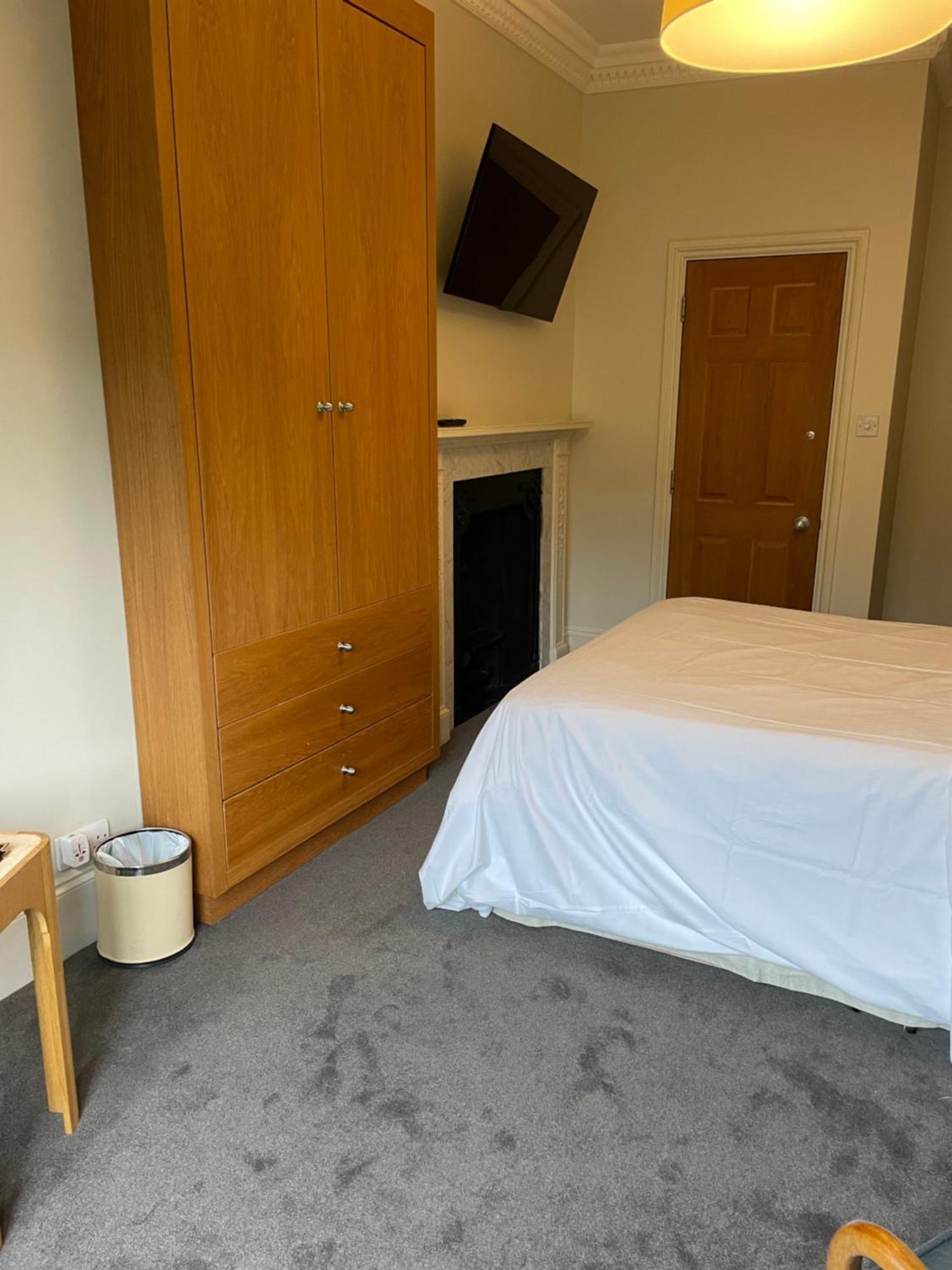 Double Room Private Bathroom