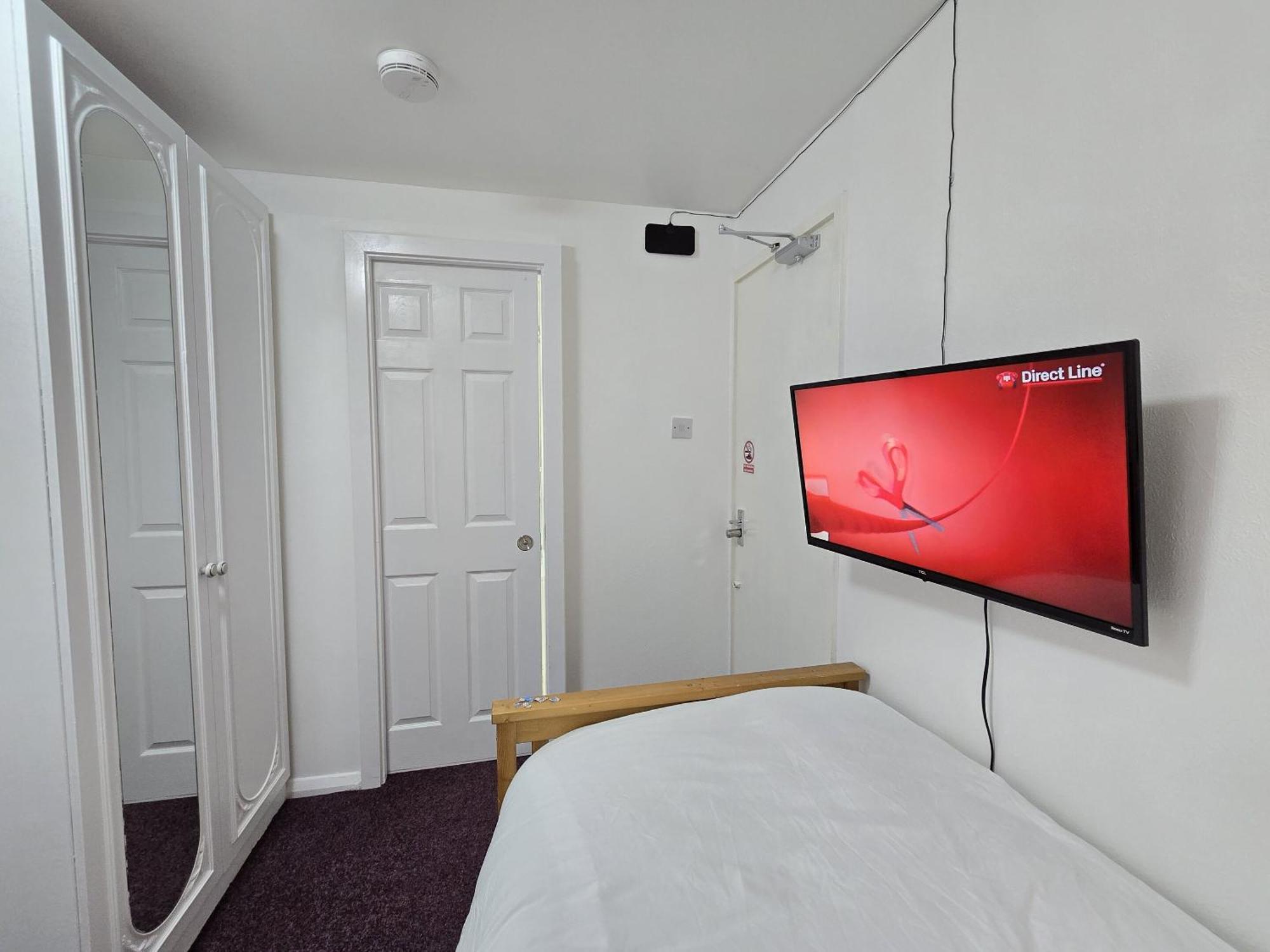 Single Room Private Bathroom