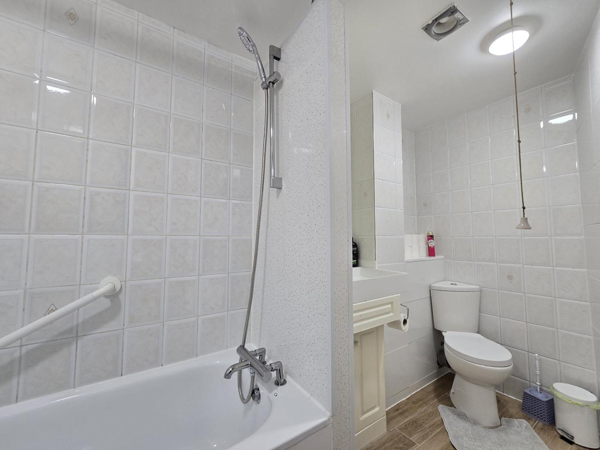 Single Room Private Bathroom