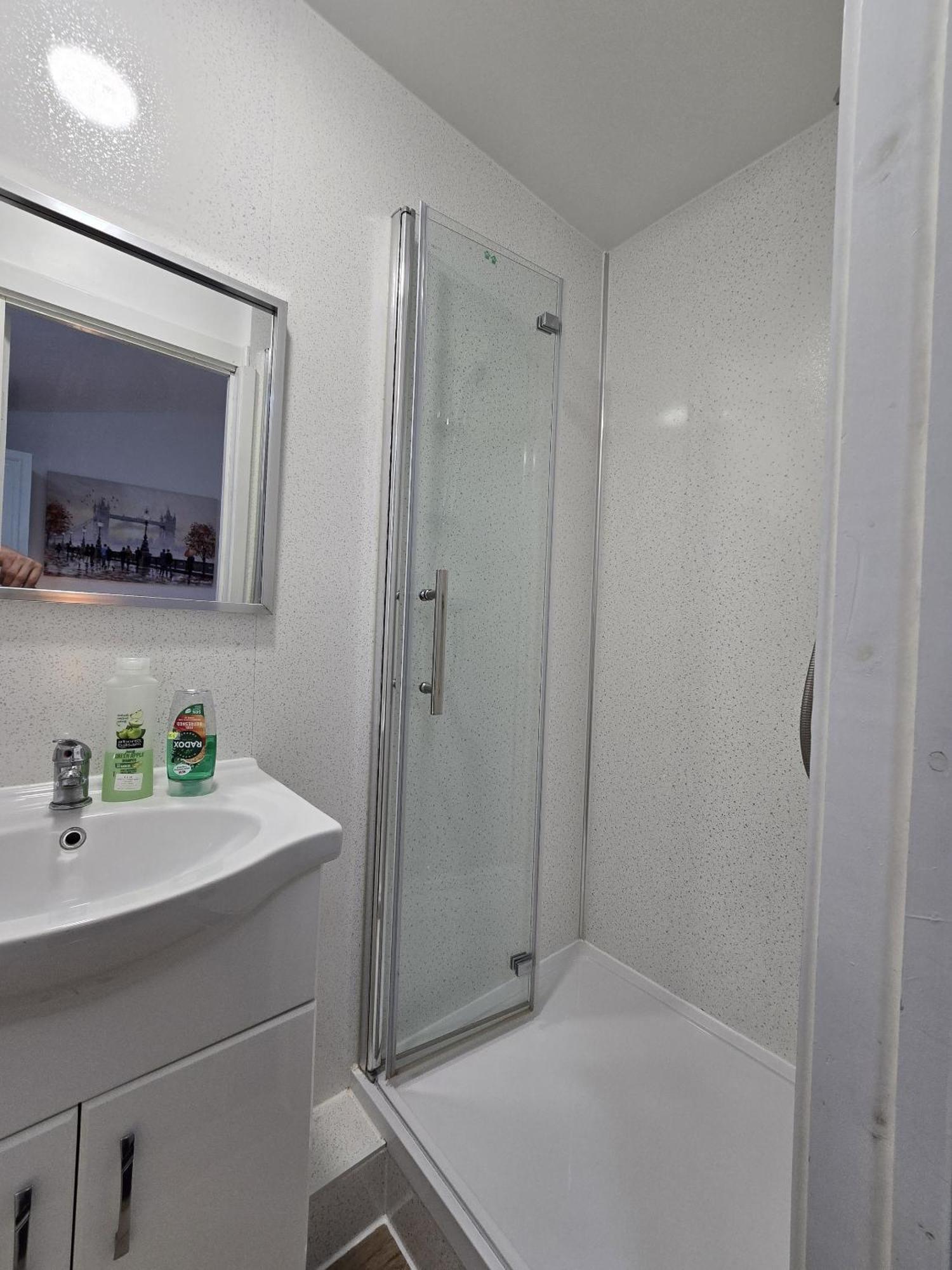 Standard Single Room Shower