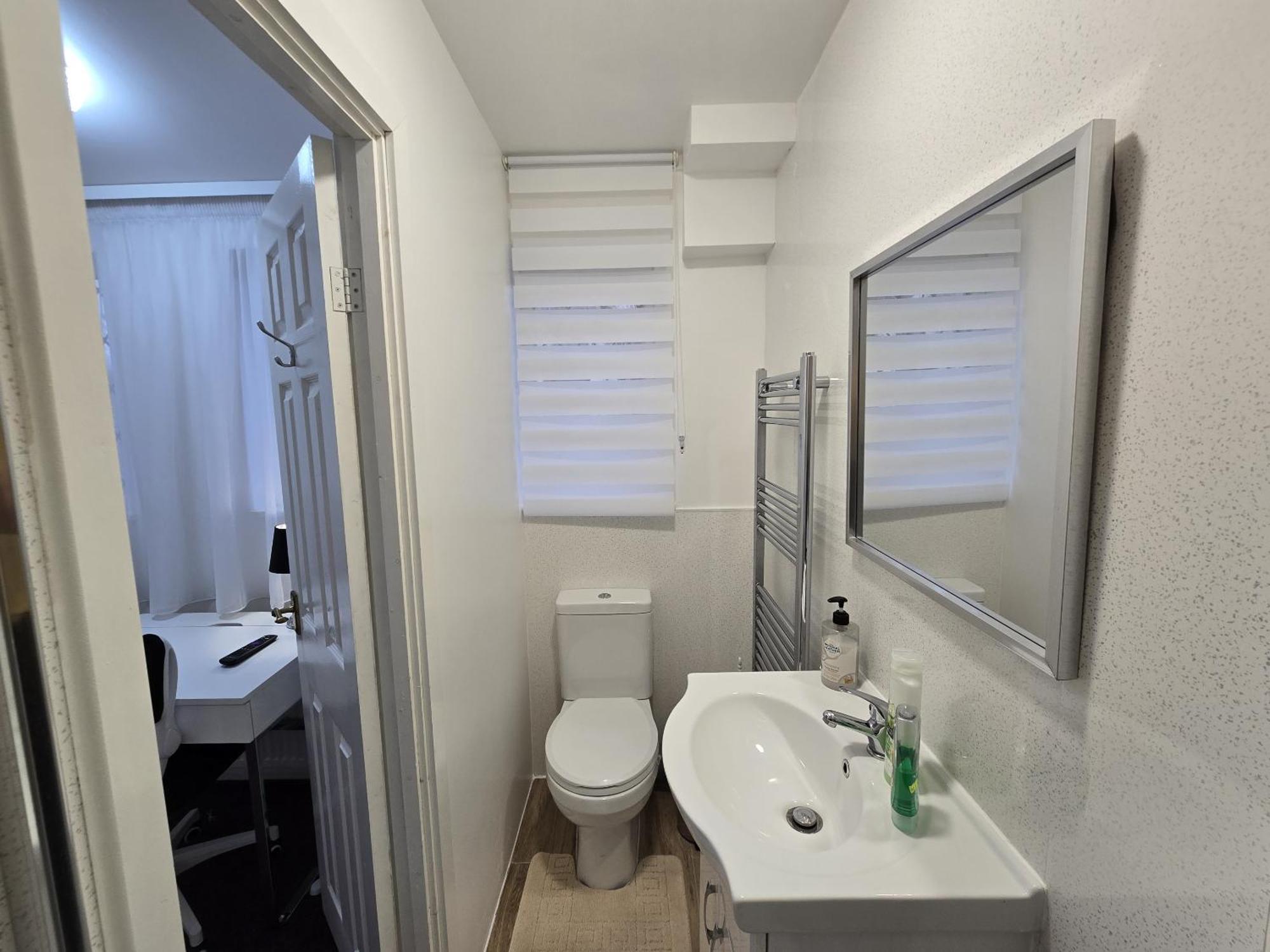 Standard Single Room Shower