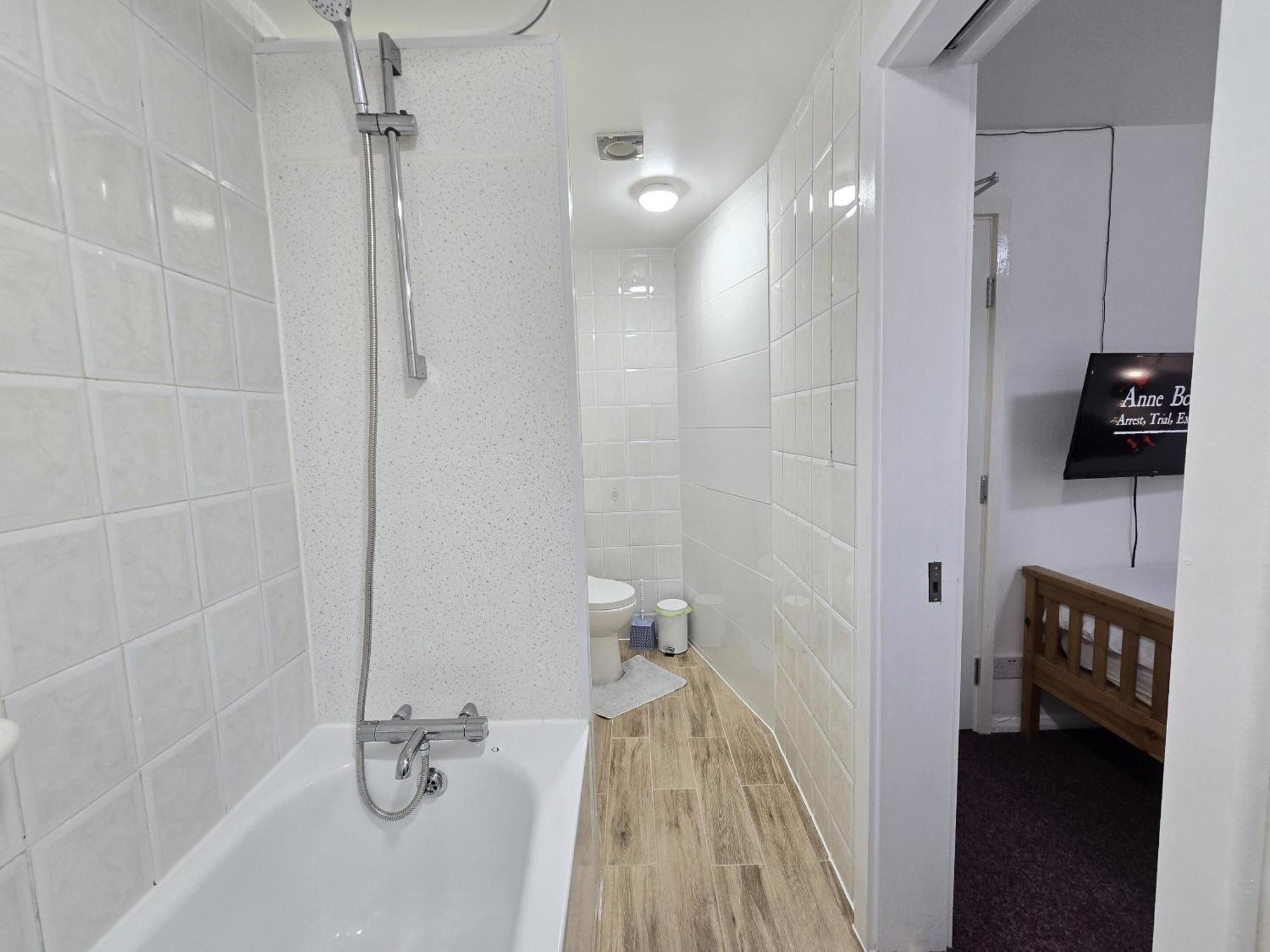 Single Room Private Bathroom