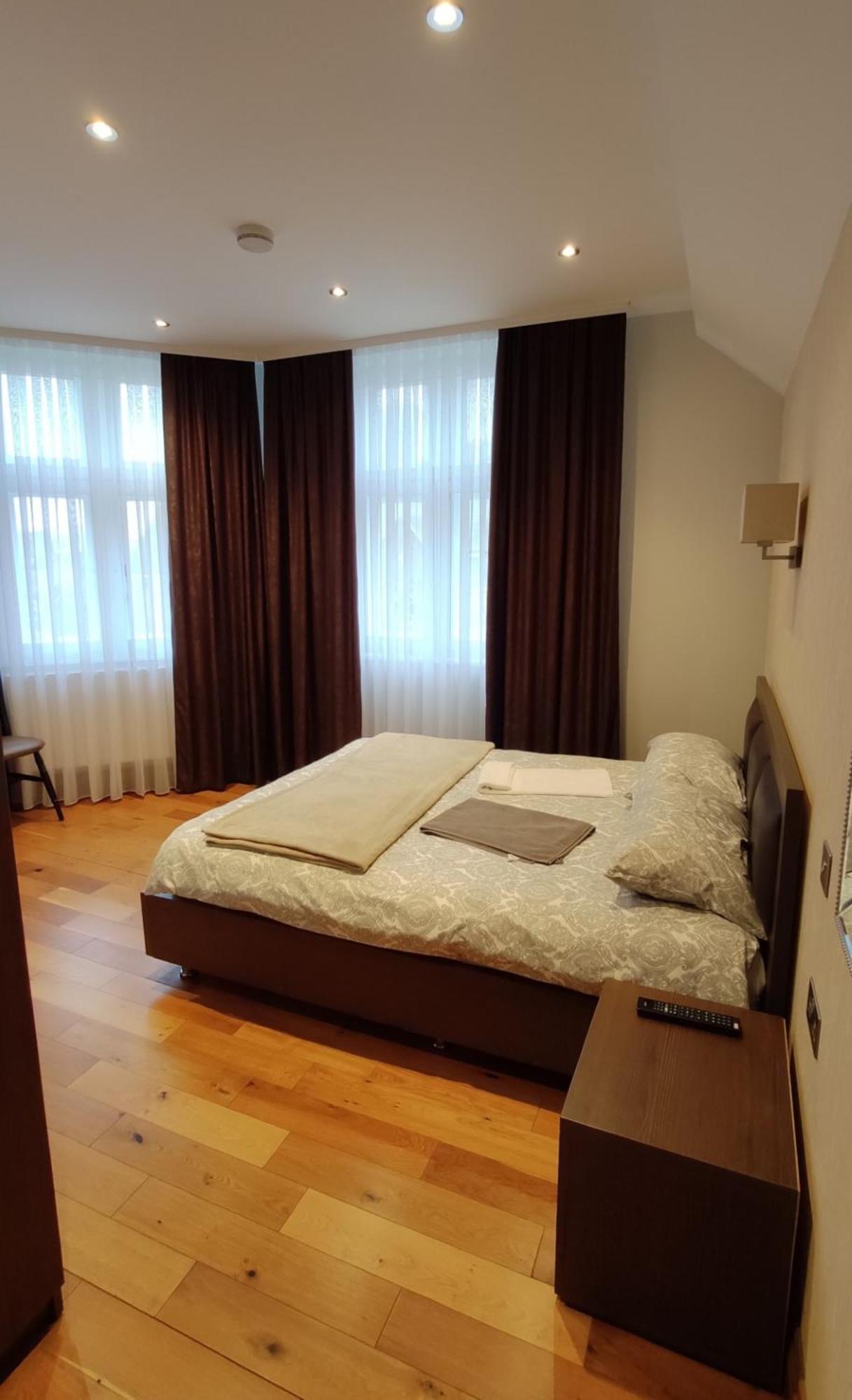 Deluxe King Room,1683856453:JPEG