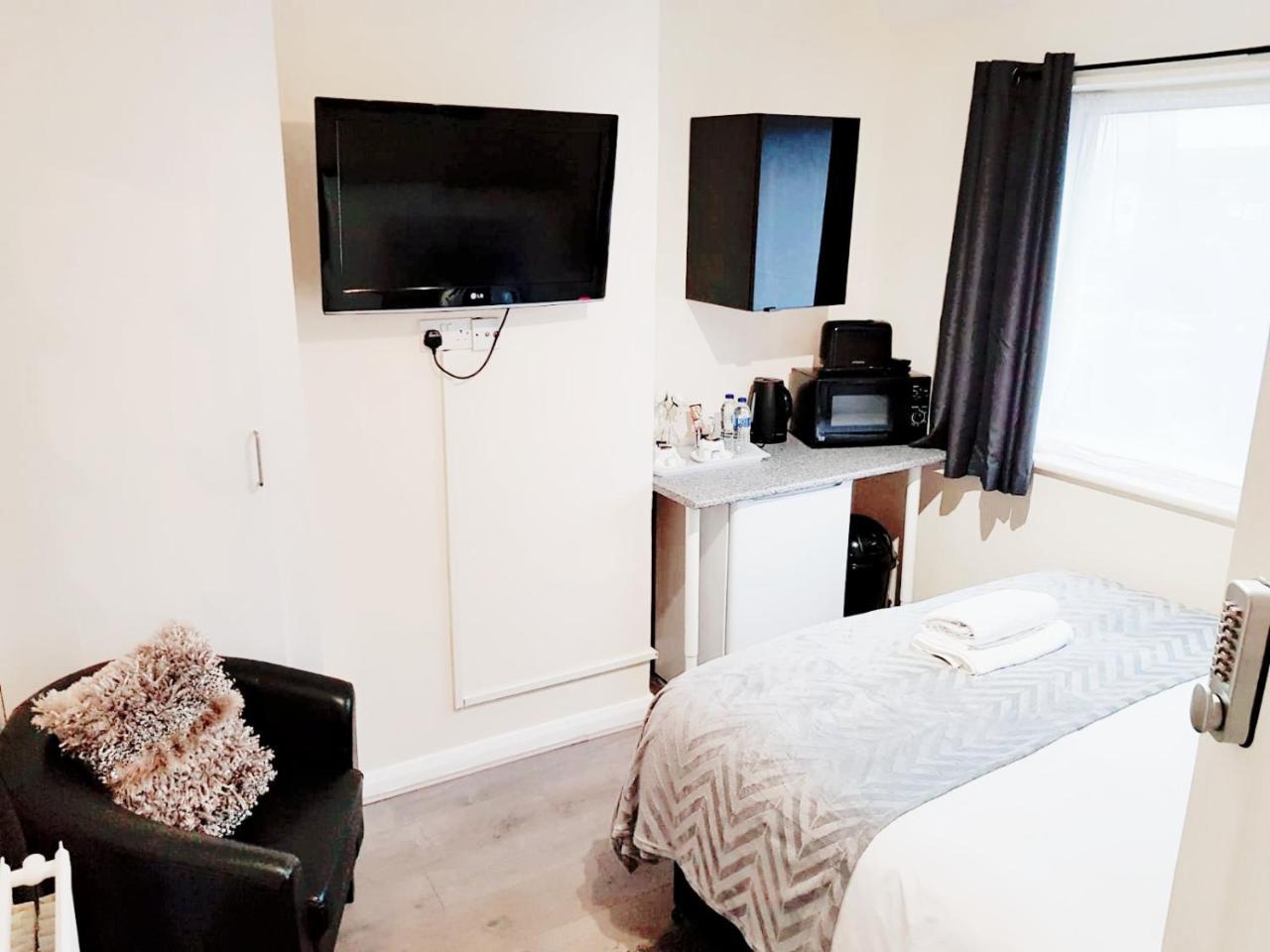 Double or Twin Room Garden View