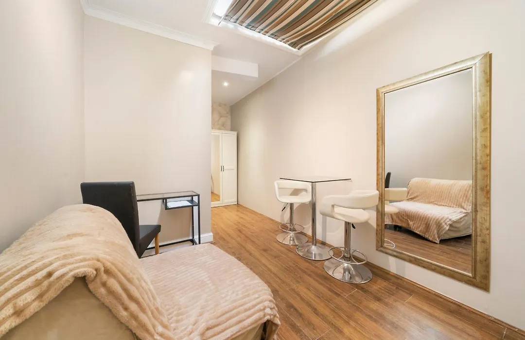 Central London Rooms-1