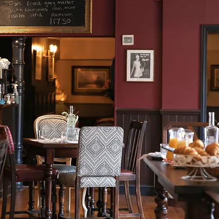 Rose And Crown Hotel-3