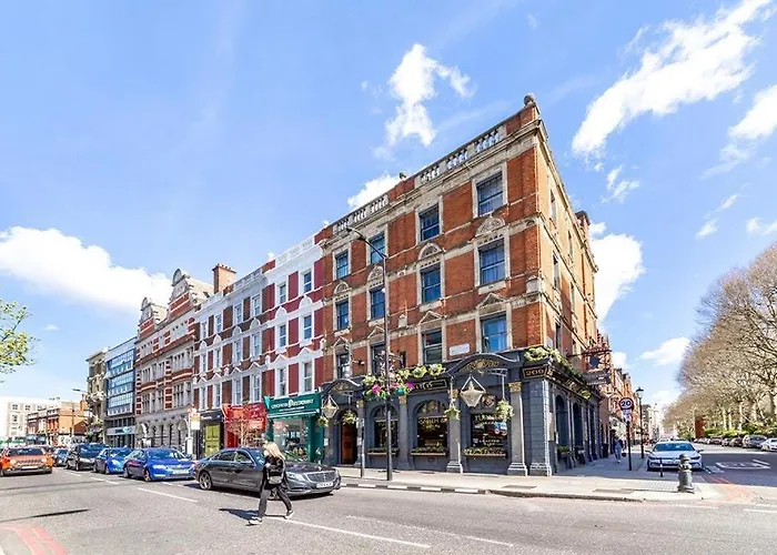 205 Earls Court Rooms