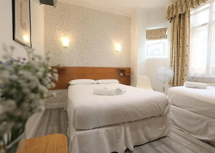 Hotel with view: Anchor Guest House