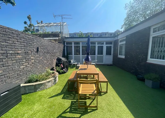 Spacious & Welcoming 4Bd House - Kennington