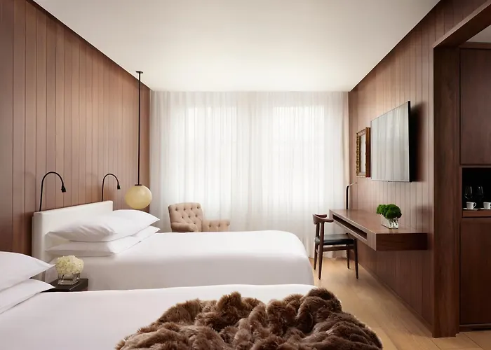 Hotel familiar: The London Edition