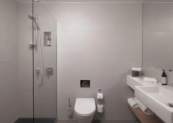 Lincoln Suites