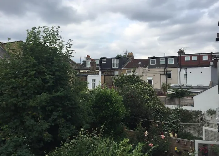 Guest house: Devon House